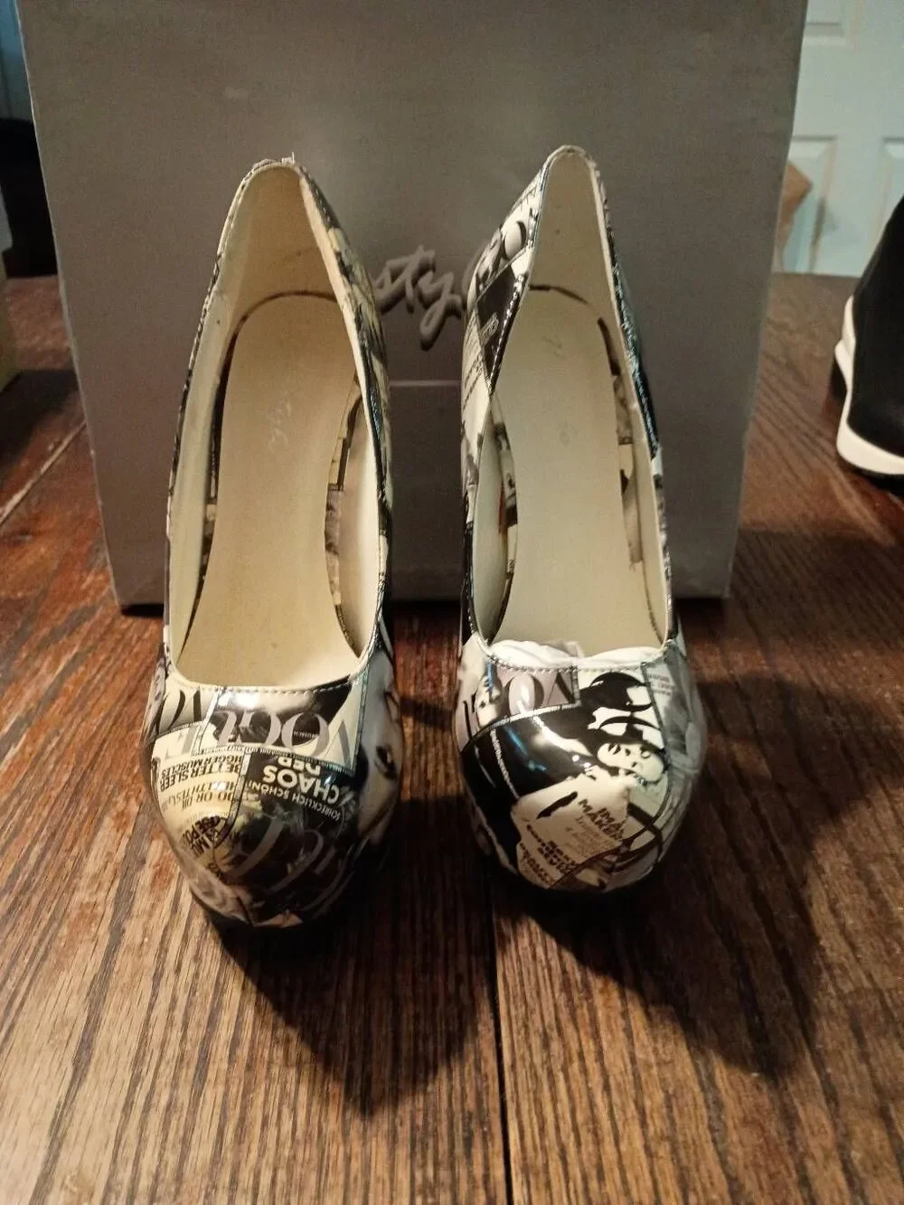 New Sz 6 Black Cream Newspaper Magazine Platform Stilettos High Heel Pump Shoes
